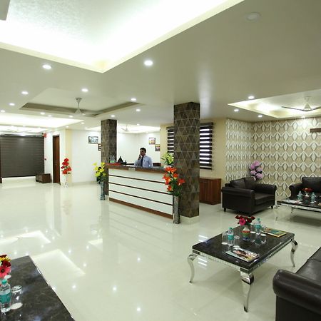 Hotel H.C Grand Új-Delhi Kültér fotó