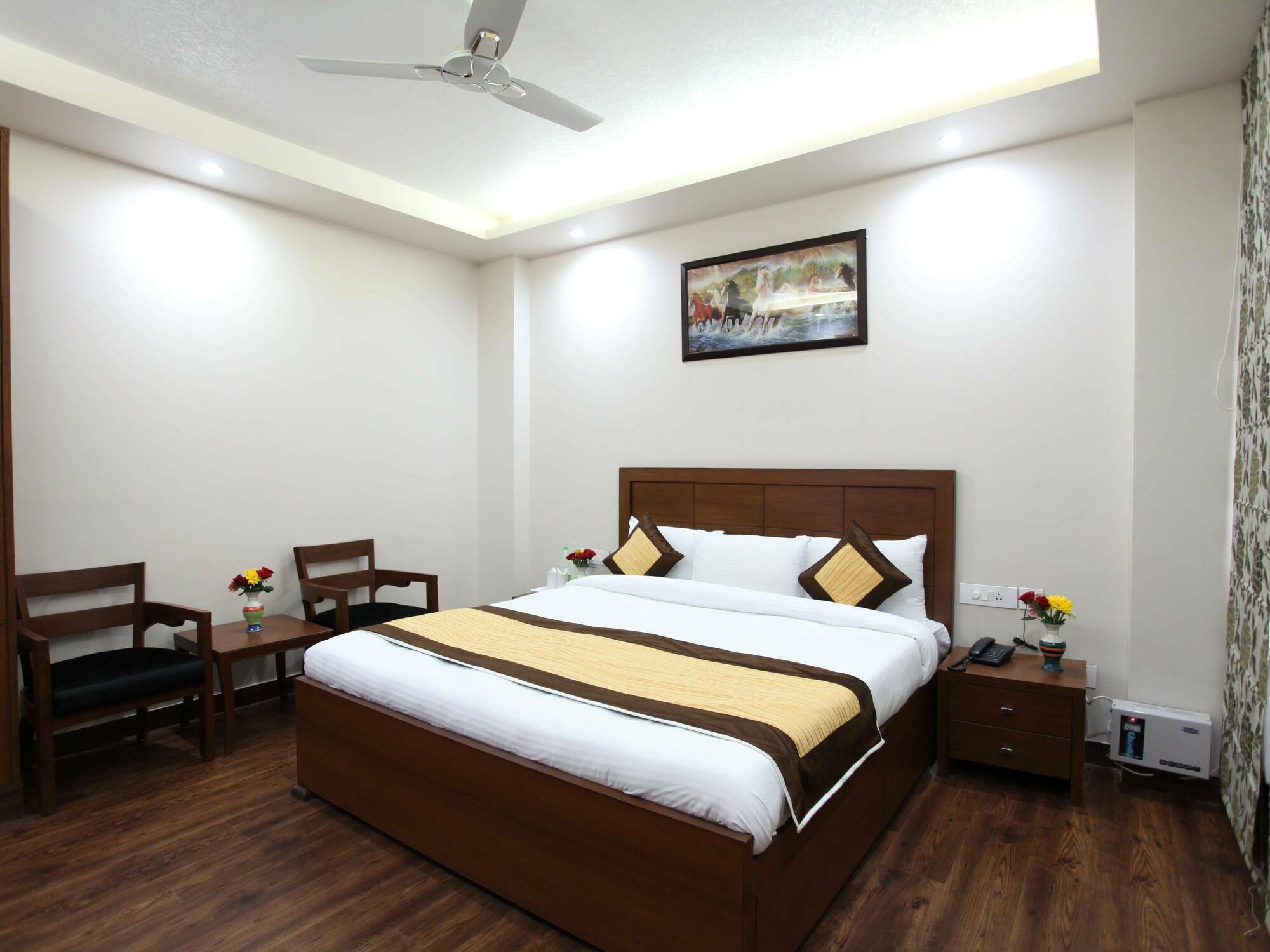 Hotel H.C Grand Új-Delhi Kültér fotó